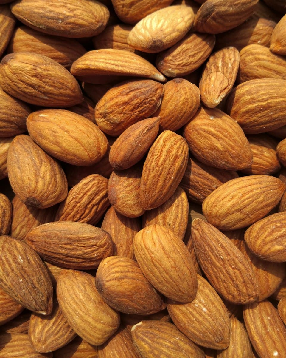 زيت اللوز الحلو